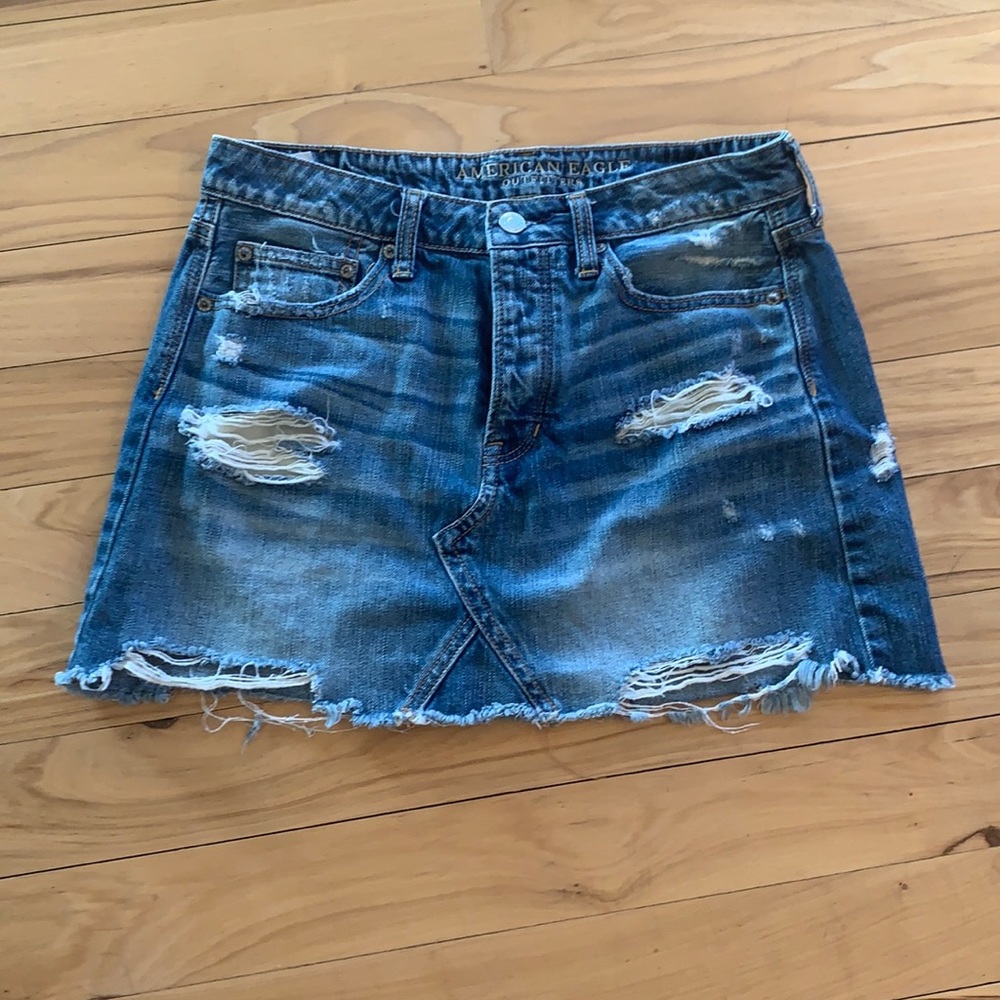 American Eagle distressed jean butterfly mini.